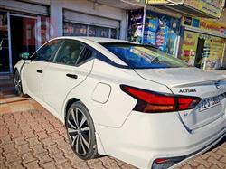 نيسان ألتيما